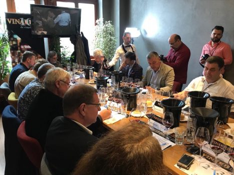 42573053_253357815369205_3122869398071672832_n