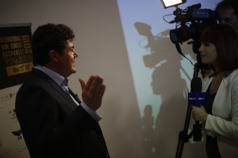 60956221_2326762404074355_5112792776408301568_o_2326762397407689