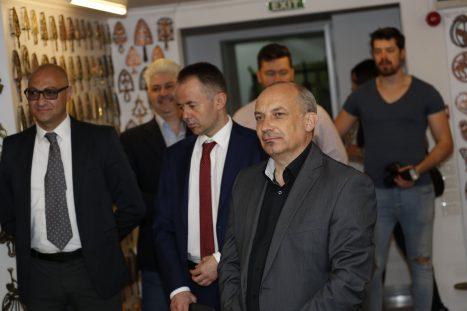 61486809_2333905996693329_8103237788599582720_o_2333905993359996